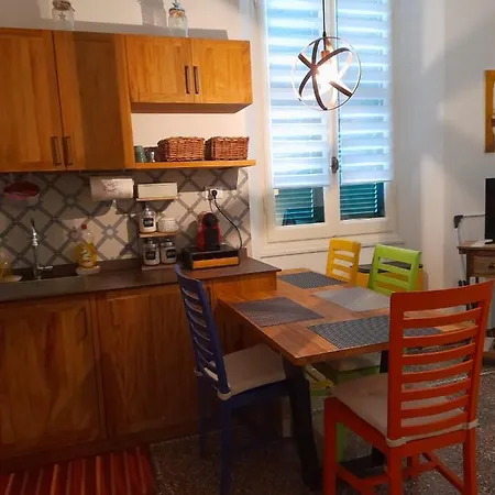 Apartment Cavi Borgo 3 Locali Con Parcheggio E Wifi, A Pochi Passi Dal Mare E Vicino A Sestri Levante Lavagna